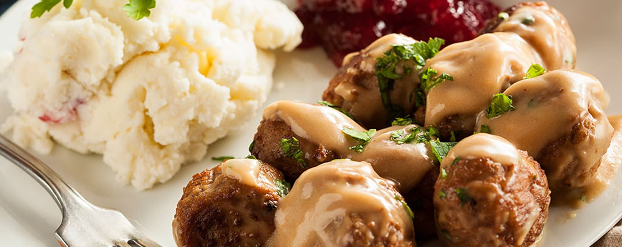 Svensk mat: Köttbullar, potatismos och lingonsylt