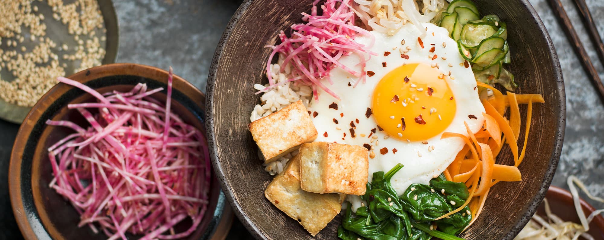 Skål med vegetarisk Bibimbap.