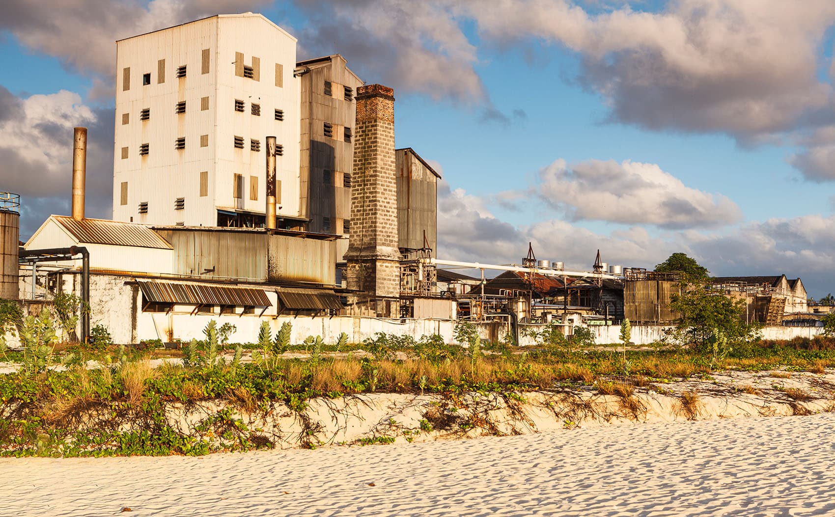 Romfabrik på Barbados utmed strand