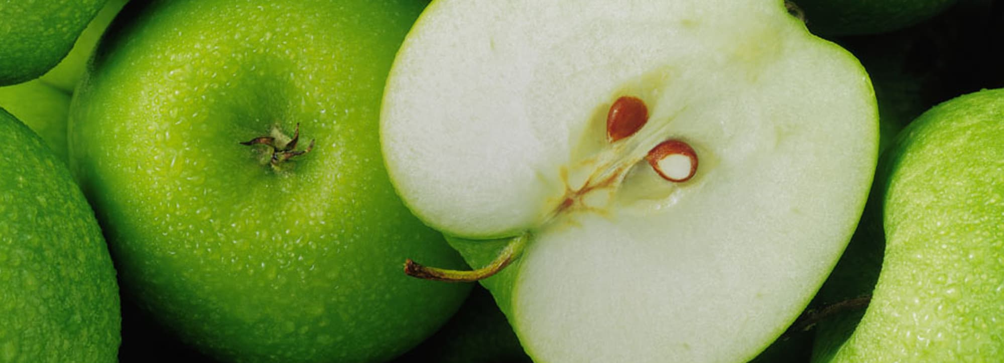 Grön bål med äpple och lime